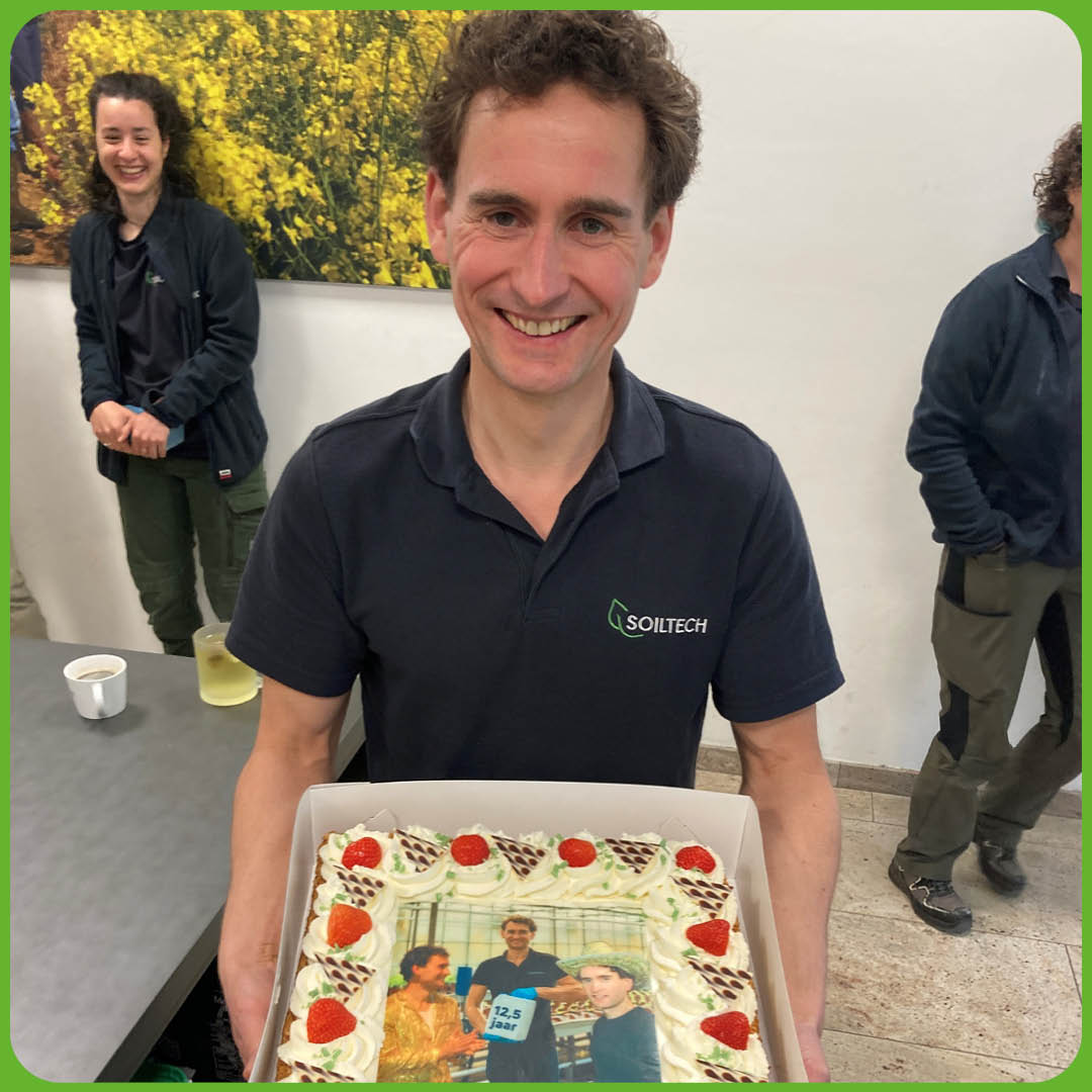 soil_tech's tweet image. ... Once upon a time a young man came to Biezenmortel ...😊. 
But now we want to congratulate our Rik Verstijnen for working already 12.5 years at Soiltech! Thank you Rik and hopefully we can continue to make use of your knowledge and enjoy your presence for a long time to come!