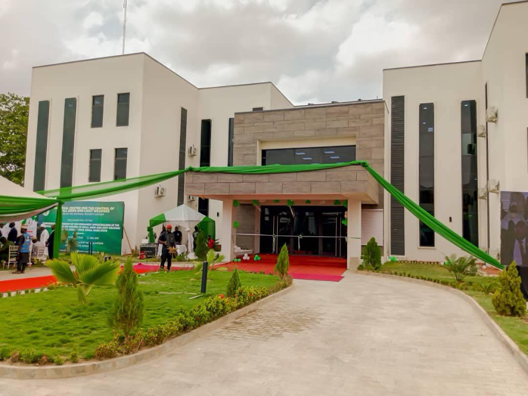 BarrSamode's tweet image. Yesterday, I represented Gov. Alia at the launch of the North Central Zonal Office of NCCSALW in Minna. This is a crucial step toward tackling illicit arms threatening our region’s security.
Stronger synergy, intelligence sharing, and control measures are vital.
#SecurityMatters