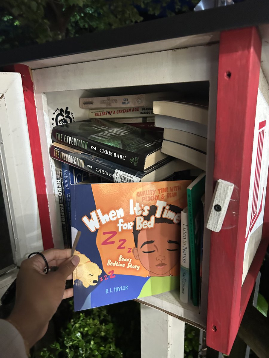 Sharing is caring. 📚

#LittleFreeLibrary