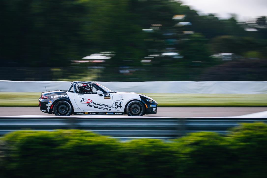 Racers - Behind the Helmet (@behindhelmet) on Twitter photo .<a href="/HeatherHadley54/">Heather Hadley</a> showed consistent pace and strong racecraft, collecting valuable championship points with a pair of top-15 finishes at Barber Motorsports Park and a close second in the Mazda MX-5 Cup female driver classification.
📸: Ignite Media- Al Arena .<a href="/HeatherHadley54/">Heather Hadley</a> showed consistent pace and strong racecraft, collecting valuable championship points with a pair of top-15 finishes at Barber Motorsports Park and a close second in the Mazda MX-5 Cup female driver classification.
📸: Ignite Media- Al Arena