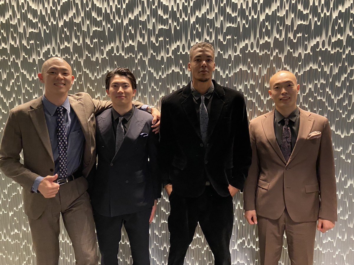 リクルートスタッフィングpresents
大同生命SV.LEAGUE AWARDS 2024-25

ウルフドッグス名古屋は最優秀社会連携クラブ賞を受賞🏆
4名の選手が個人賞を受賞いたしました👑✨

#近裕崇 選手
功労賞

#水町泰杜 選手
最優秀新人賞

#深津英臣 選手
レギュラーシーズン ベスト6 セッター