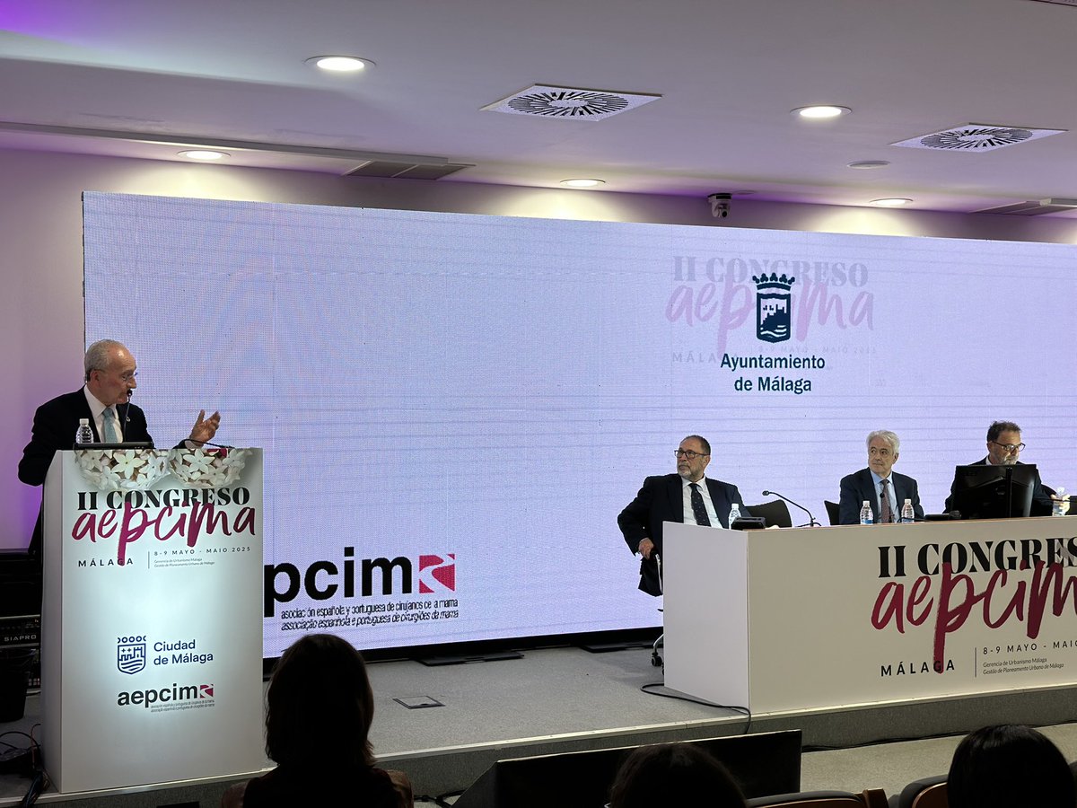 Cirujanos de la Mama (@aepcima) on Twitter photo ➡️Apertura Oficial II Congreso <a href="/AEPCIMA/">Cirujanos de la Mama</a>
🎤Francisco de la Torre - Alcalde de Málaga ➡️Apertura Oficial II Congreso <a href="/AEPCIMA/">Cirujanos de la Mama</a>
🎤Francisco de la Torre - Alcalde de Málaga