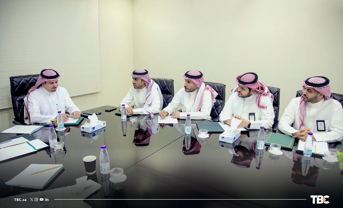 ضمن جهود تعزيز التكامل وتطوير البيئة التعليمية، قام وفد من #شركة_تطوير_للمباني بقيادة نائب الرئيس التنفيذي للمكتب الاقليمي للمنطقة الوسطى بزيارة سعادة المدير العام للتعليم بمنطقة الرياض، حيث جرى خلال اللقاء مناقشة آخر مستجدات المشاريع التعليمية في المنطقة، واستعراض خطة الاستعداد