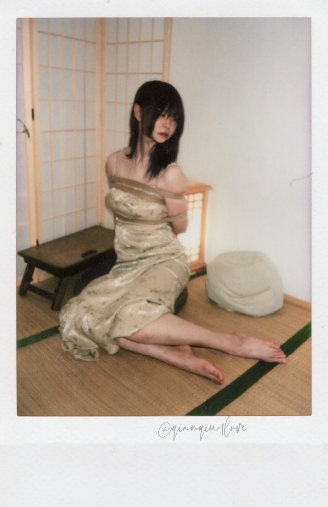 沉没成本
model：<a href="/qianqiu1love/">千秋</a> 
🪢&amp;📷：<a href="/Nai_llllll/">威士忌</a> 
#shibari
