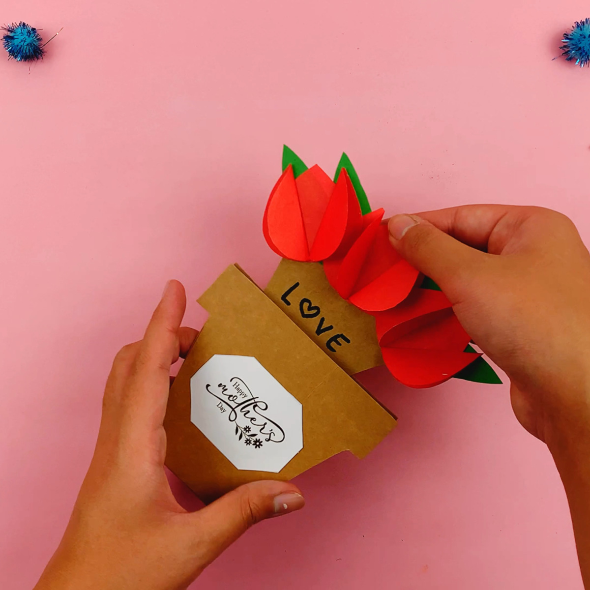 Make a cute Happy Mother's Day Card- a free printable template makes it easy! skiptomylou.org/happy-mothers-…