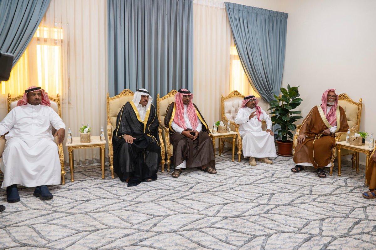 AljoufSA's tweet photo. سمو #الأمير_فيصل_بن_نواف_بن_عبدالعزيز يزور مركز خوعاء ويلتقي الأهالي

https://t.co/91rMp96gPM

#استثمر_بالجوف
#الجوف_سلة_غذاء_المملكة
#الجوف_عاصمة_الطاقة_المتجددة https://t.co/sHwk9sYQ31
