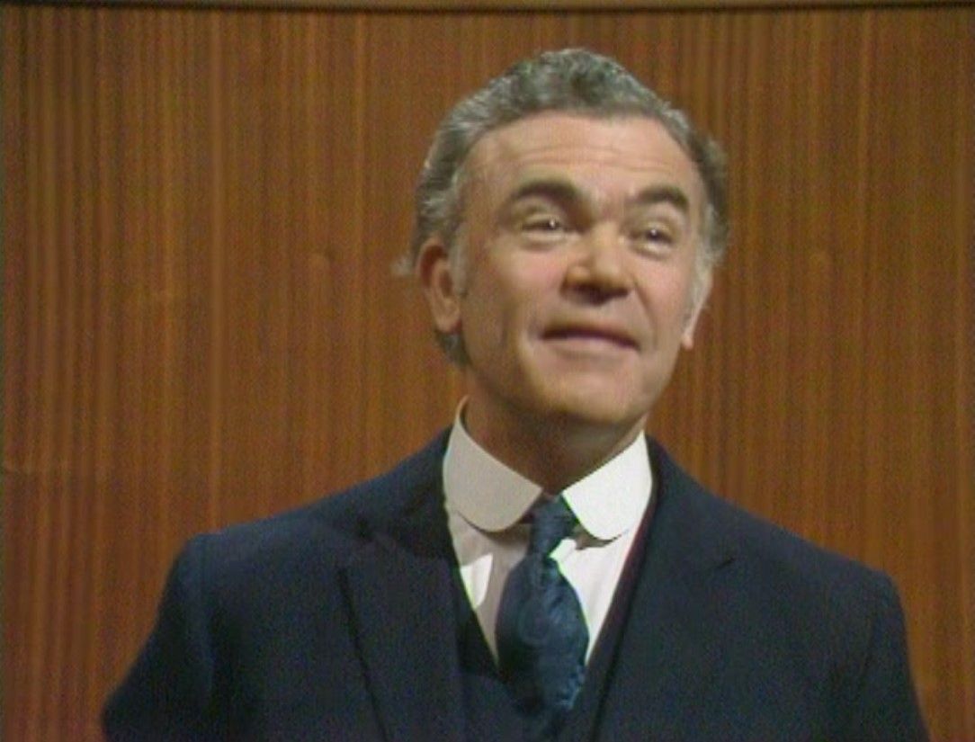 TalkingPicsTV's tweet photo. A surgeon faces charges of criminal assault in the CROWN COURT (1973) at 3pm. The entire case in back-to-back episodes featuring #BarbaraLott #NickTate #DavidAshford #RichardLeech #ColletteONeil in 'Tables of the Heart' #TPTVsubtitles https://t.co/mPeuUxN6Ce