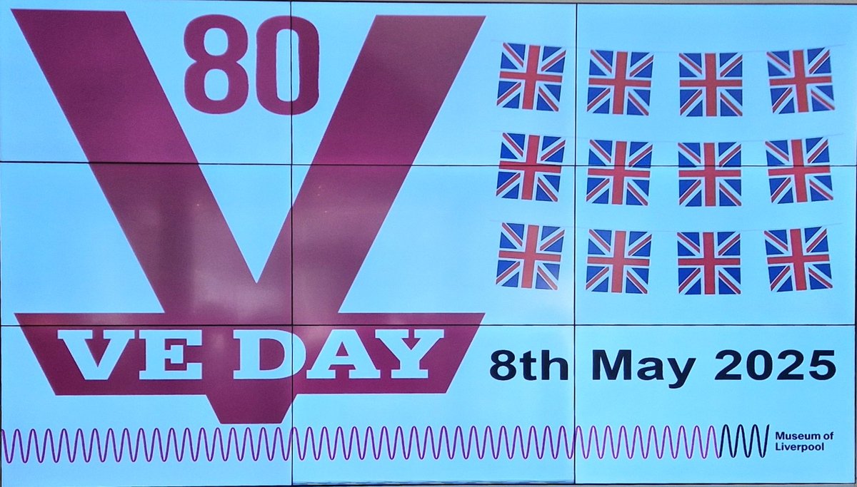 Here in the UK Victory Day is celebrated on May 8th. At 12 two minutes silence made Liverpool to go to an almost total standstill. A touching moment for all the people who have lost their loved ones in WW2 and in all the other wars.