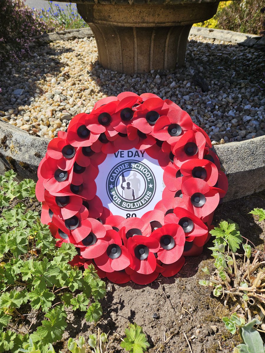 CaddieSchoolVet's tweet photo. 80 years ago the Second World War in Europe ended. The @CaddieSchoolVet marked the occasion and remembered the bravery of those who served with a wreath laid at @dukesgolf #VEDay80 #Veterans #LestWeForget https://t.co/gPV7QxU9os