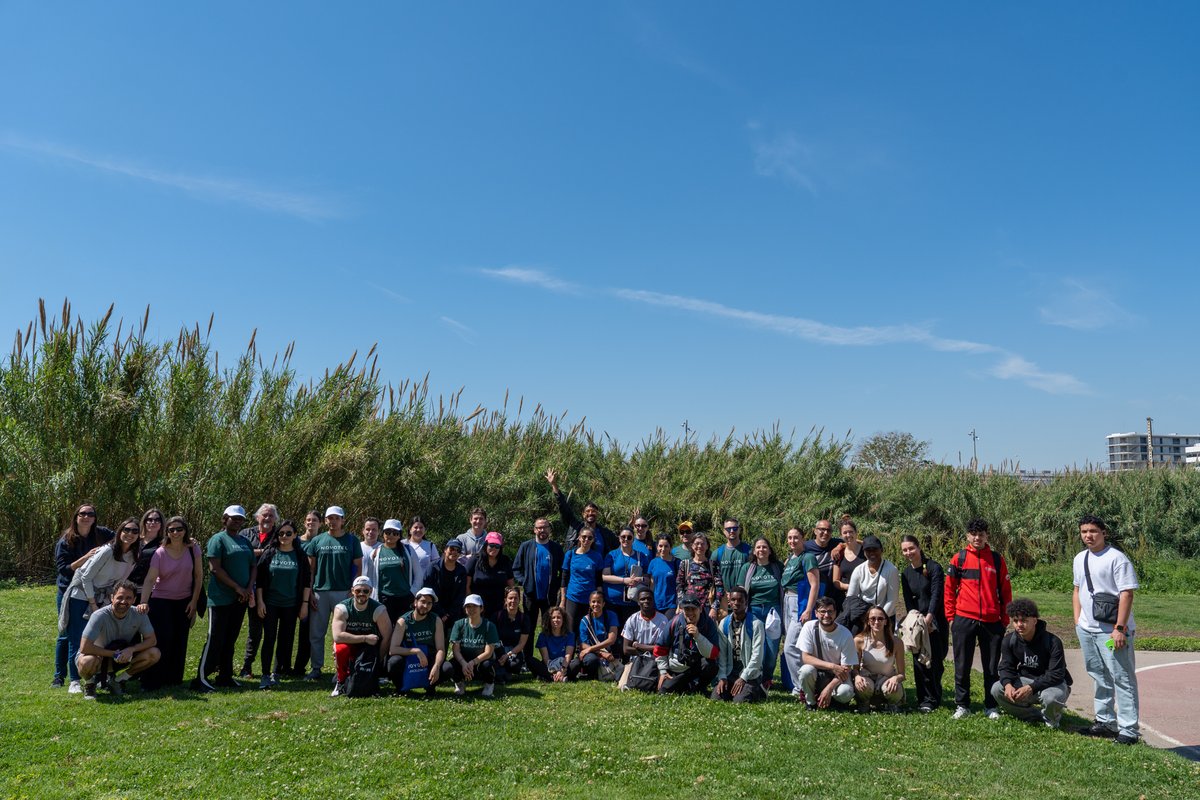 CCIB_Forum's tweet photo. 🌱 Un año más hemos ayudado a limpiar el río Besòs con un grupo de voluntarios del @bforumdistrict como parte de #LetsCleanUpCat. En el @CCIB_Forum, seguimos comprometidos con la concienciación ambiental y el cuidado de nuestro entorno más cercano.
@residuscat #LetsCleanUpEurope #lcue2025
