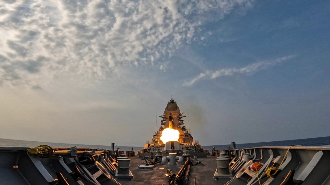 #OperationSindoor2
The ever fiery Brahmos and INS Mormugao.