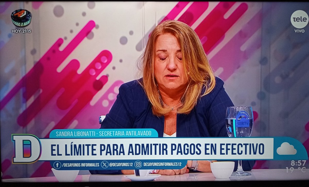 hachejotamr's tweet photo. Déjense de joder, quieren acorralar a la gente para apropiarse de su dinero. Quieren detectar capacidad contributiva para apropiarse del ahorro ajeno.
#Senaclaft son puro humo.
Menos mal que me jubilé. https://t.co/LYpwRR8BuS