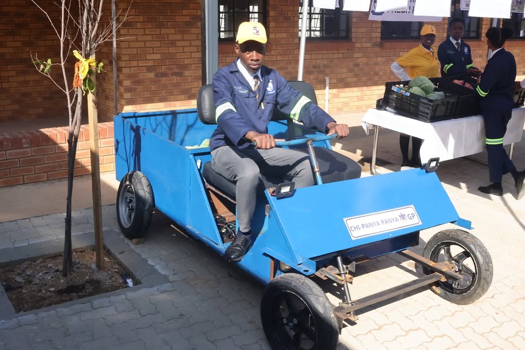KasiEconomy's tweet photo. The Gauteng government has opened the R148 million Ribane-Laka Engineering School in Mamelodi Township, Tshwane. The school will focus on the automotive industry, where learners will be trained in areas such as car building, diagnostics, and bio-oil production. Students will also work on their own inventions, including a food transport vehicle called Chi-Panya Panya.