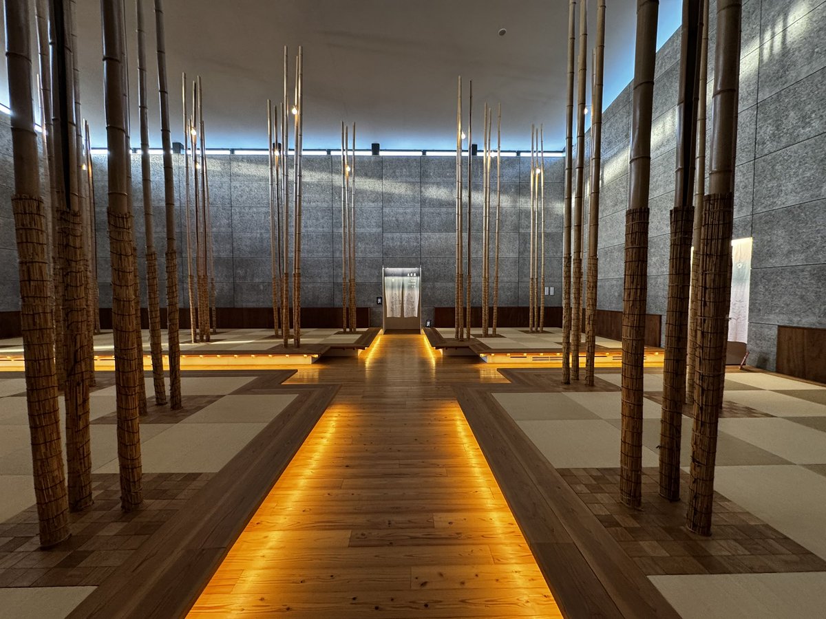 misa_artemis's tweet image. サウナ257箇所目
VISON:本草湯

露天にある2階建てサウナへ

薪ストーブ1、電気ストーブ✖️2
3つのストーブに囲まれる

65度？
サウナは温度じゃない感じるんだー！🤭
15分〜18分ゆっくり入って、外気浴✖️4

薬草ロウリュが焦げない温度
びわの葉の香りかな？
タオル香るの嬉しいよね〜

#VISON