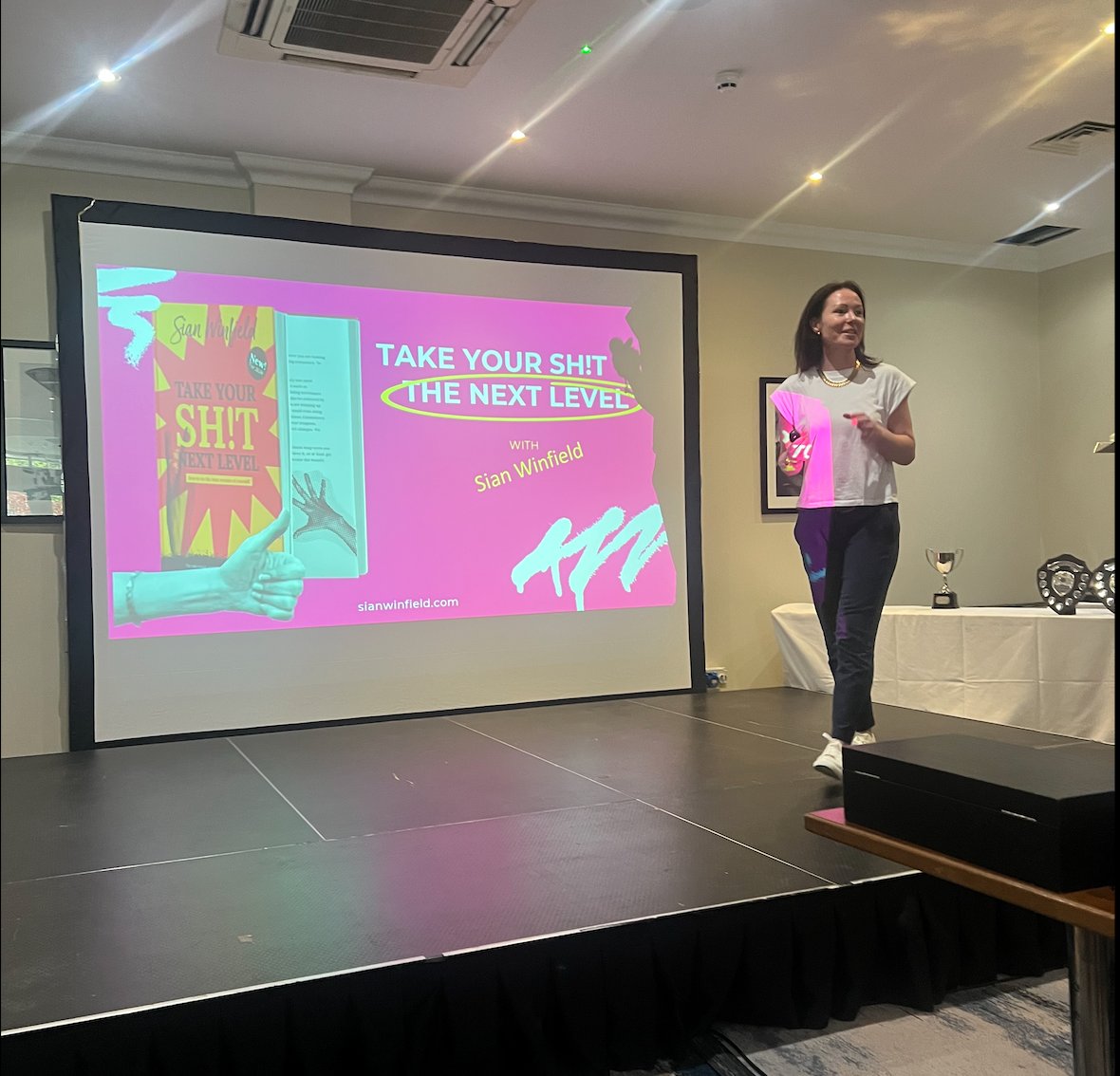 sianwinfield's tweet photo. Awesome to be the guest speaker for the Faststream Recruitment Group end of year event🎤

With an energetic keynote / set ‘Take Your Sh!t To The Next Level’ and we certainly did that! 💡

Thank you for having me!

#motivationalspeaker #takeyourshittothenextlevel #KeynoteSpeaker https://t.co/6P3ugHF7tD