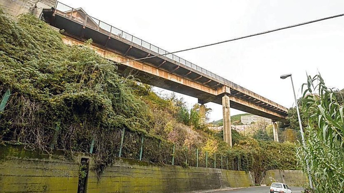 Via il maxi piano di ispezioni a #Genova di ponti e viadotti, dopo il censimento dello scorso anno.
620 ponti, viadotti e impalcati cittadini da ispezionare per un costo di 7 milioni di euro.
L’analisi, da concludere entro giugno 2026 secondo le linee guida fissate dal Ministero.