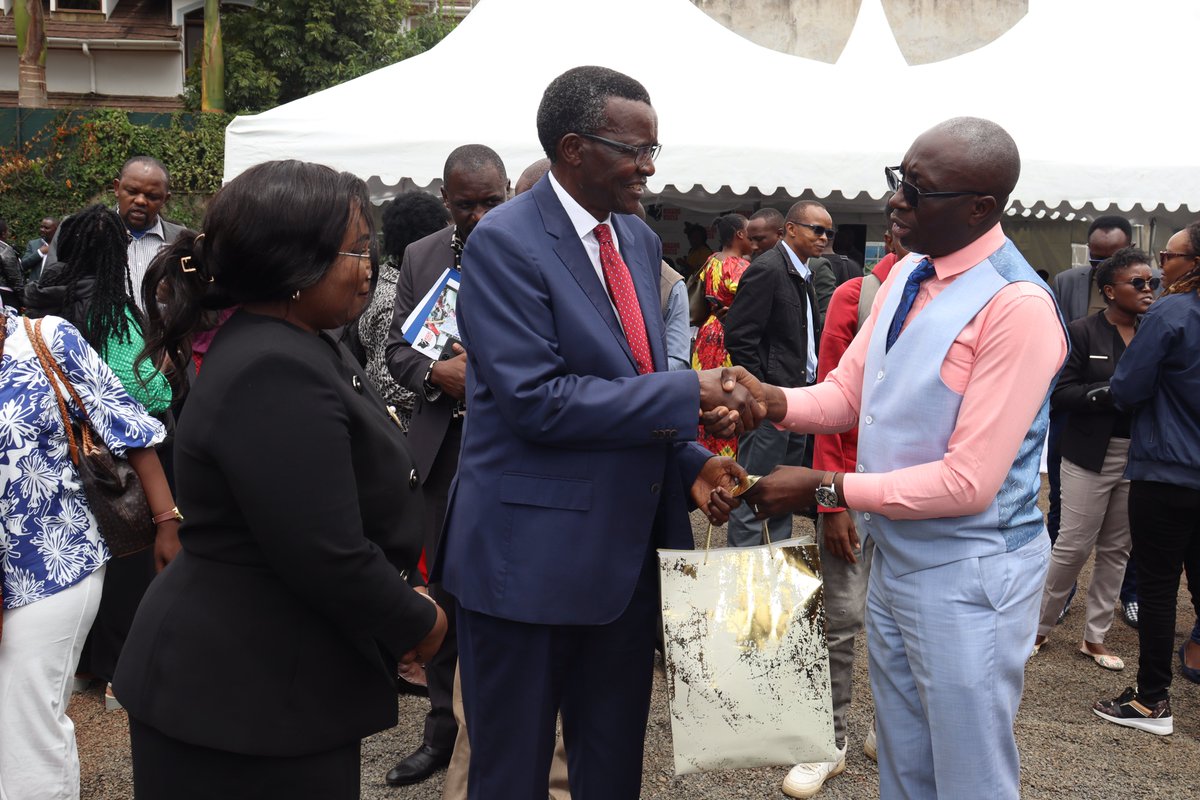 ICJ Kenya (@icjkenya) on Twitter photo 📢 ICJ Kenya was honoured to host the launch of the 2024 Missing Voices Report at our offices.
The Chief Guest, former Chief Justice <a href="/dkmaraga/">David Maraga</a> , delivered a powerful and passionate speech emphasizing the urgent need to end police brutality in Kenya.
He reminded the nation that 📢 ICJ Kenya was honoured to host the launch of the 2024 Missing Voices Report at our offices.
The Chief Guest, former Chief Justice <a href="/dkmaraga/">David Maraga</a> , delivered a powerful and passionate speech emphasizing the urgent need to end police brutality in Kenya.
He reminded the nation that