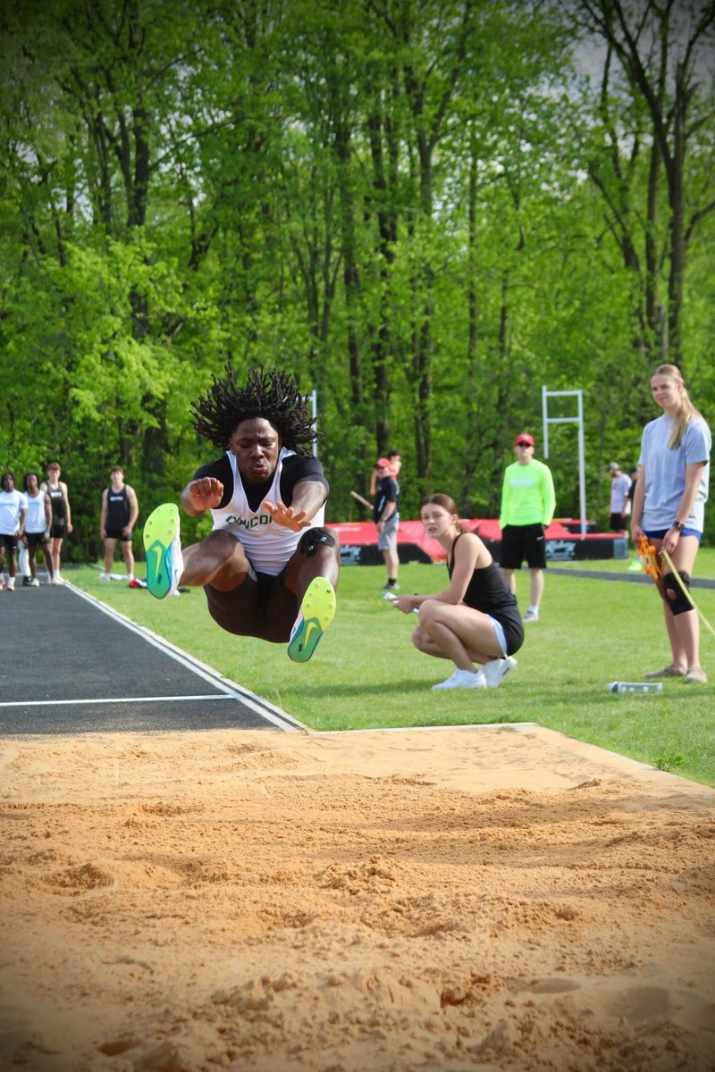Good to be back! (First jump after getting injured) 2 weeks ago.  Right now my PR is 21’7, the goal is 22+. NLC meet next week!