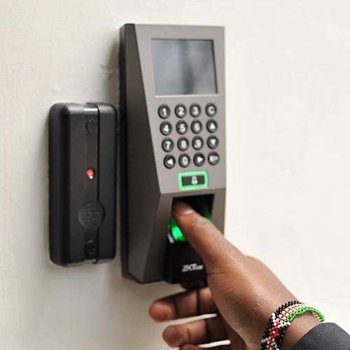 sharyivy's tweet image. Limit access to your offices, homes, private places by getting yourself one of these access controls. We also have time and attendance for employers that want to keep track of their employees. #foryoupageシforyou #accesscontrolsystem