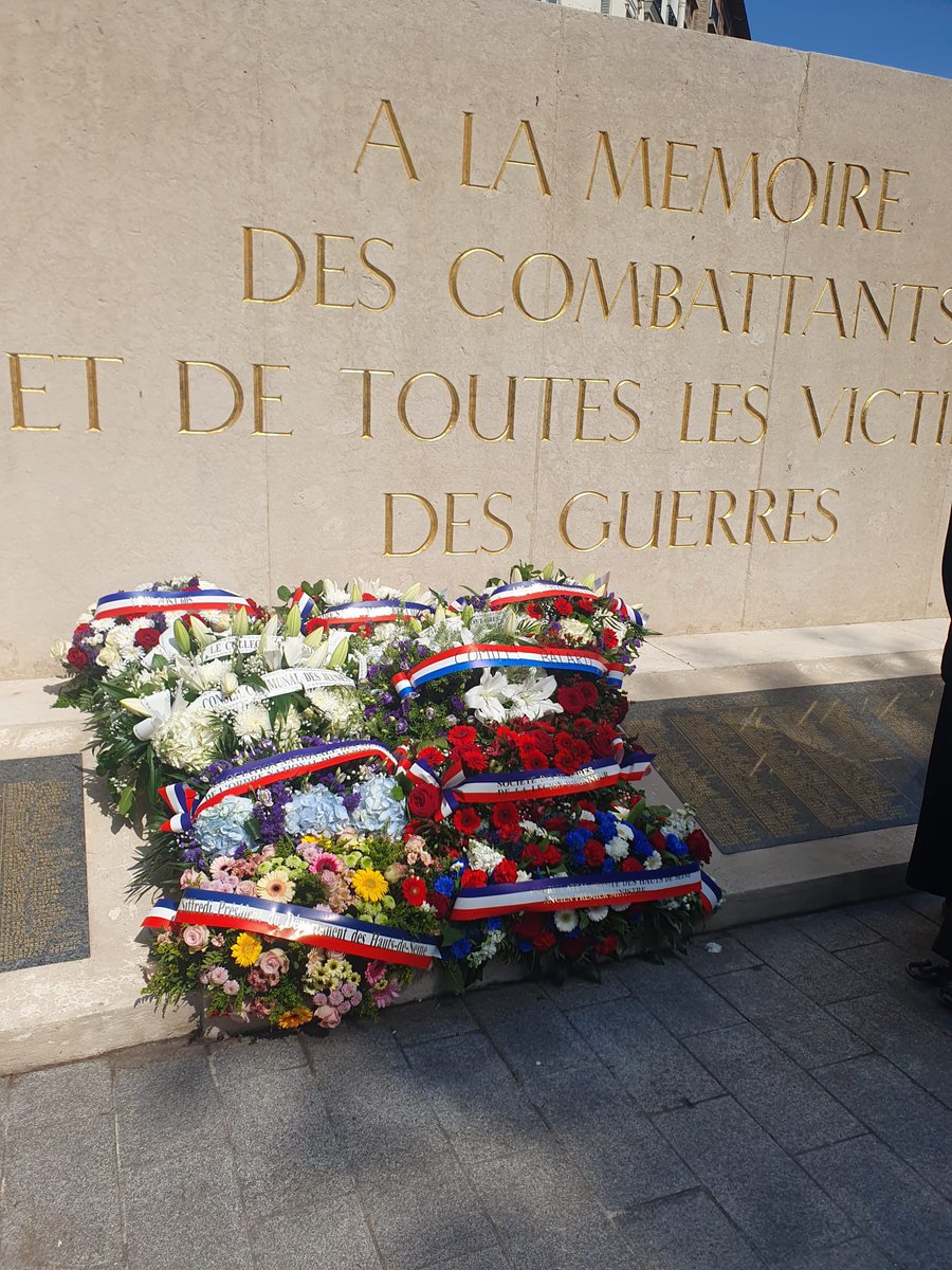 Présents à la commémoration du #8mai à #Issy
Pour ne jamais oublier.