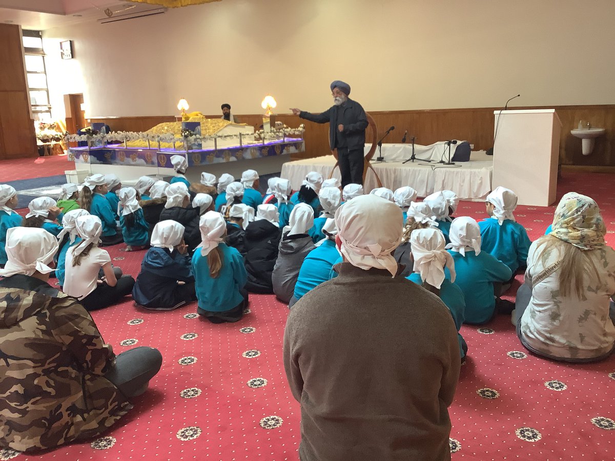 Year 3 showed our value of respect today, while at the Gurdwara, where we extended our knowledge on Sikhism. Well done!