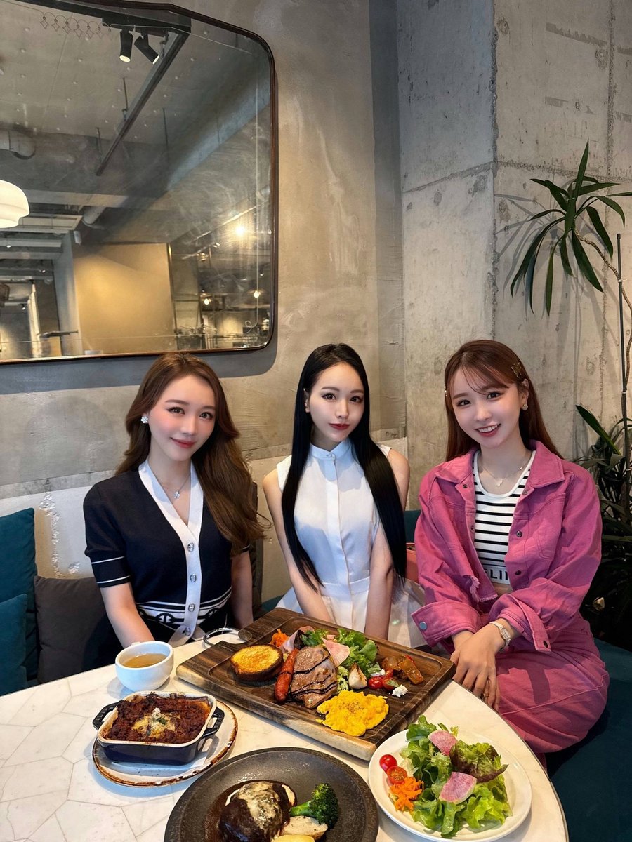 yumisakura1111's tweet photo. 数ヶ月ぶりに、大好きな友人と。

静かに準備してた新しい仕事が、やっと動き出して。

ご褒美みたいなカフェランチ。

#GoodMorningcafe
#千駄ヶ谷 https://t.co/rYbLkvaniA