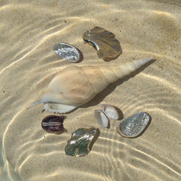 devilhunterzoey's tweet image. ⠀

                    𝘐 𝘤𝘰𝘶𝘭𝘥 𝘵𝘦𝘭𝘭 𝘺𝘰𝘶, 𝘣𝘶𝘵 𝘵𝘩𝘦𝘯
                    𝘩𝘦 𝘸𝘰𝘶𝘭𝘥𝘯&apos;𝘵 𝘣𝘦 𝘢 𝘮𝘺𝘴𝘵𝘦𝘳𝘺,
                    𝘸𝘰𝘶𝘭𝘥 𝘩𝘦 ?

                                         ☼

                    ⸻ 𝓒𝙖𝙡𝙞𝙨𝙩𝙖 𝓛𝙚𝙬𝙞𝙨 ；

⠀