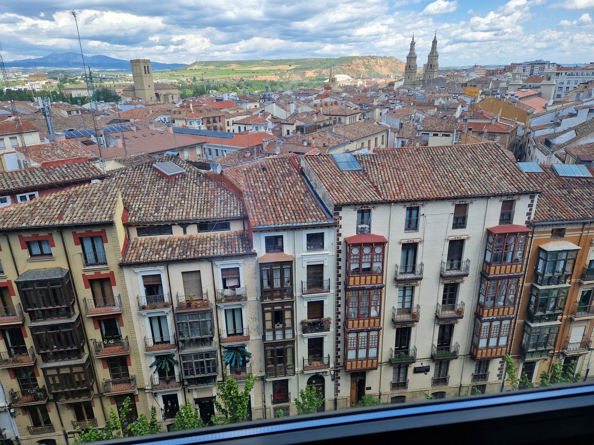 LuisAlberto3P's tweet photo. Asistiendo a la Reunión Anual de #GORNOR (Grupo de Onco-RT del Norte) en la maravillosa ciudad de #Logroño. https://t.co/yzySdbhAzL