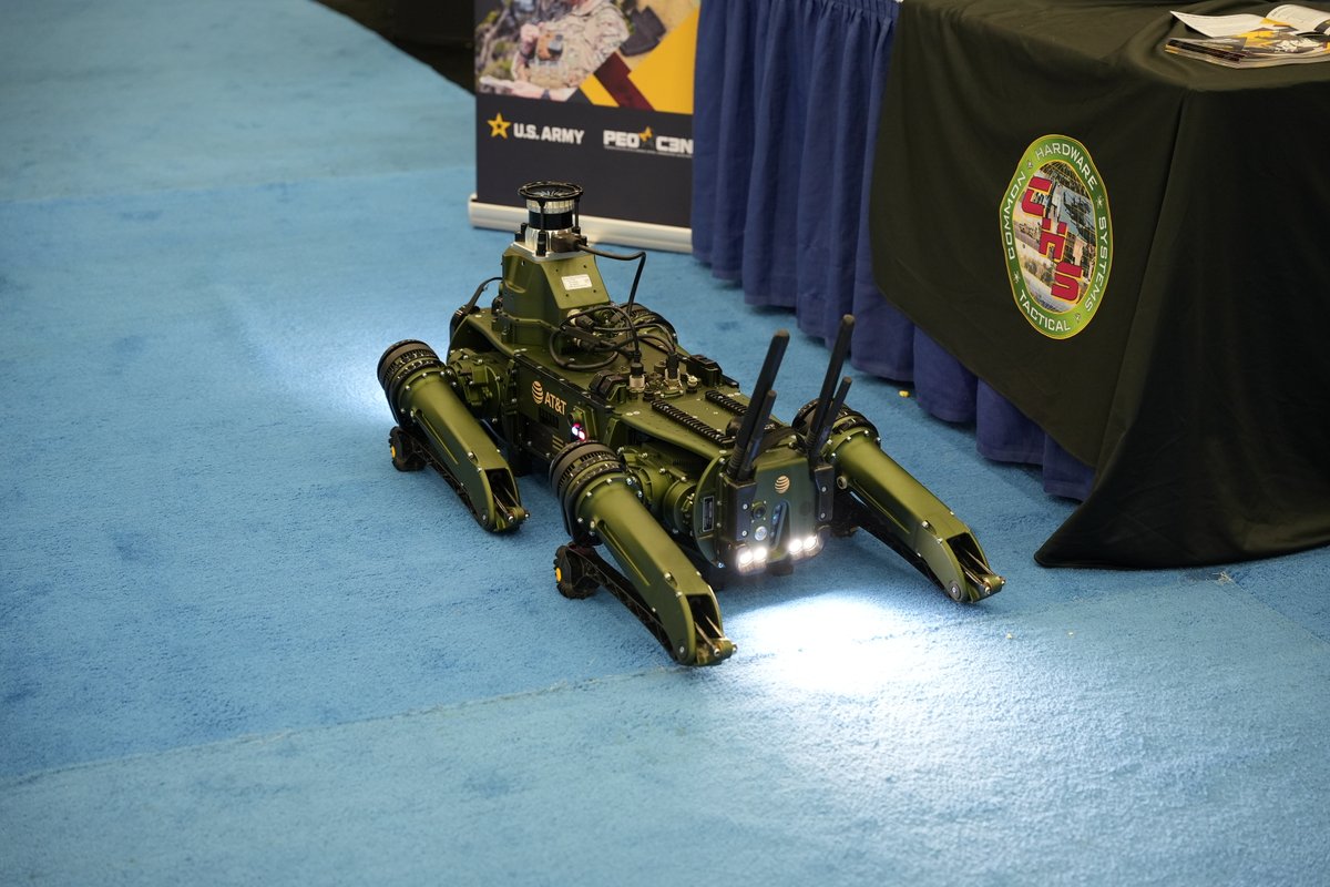 AFCEA's tweet image. Day 2 at #TechNetCyber 2025 offered even more insightful sessions and meaningful connections. As we head into the final day, make sure you stay up to date on our @signalmag coverage: buff.ly/YdxDipH
📸 Michael Carpenter Photography / Laurie DeWitt, Pure Light Images