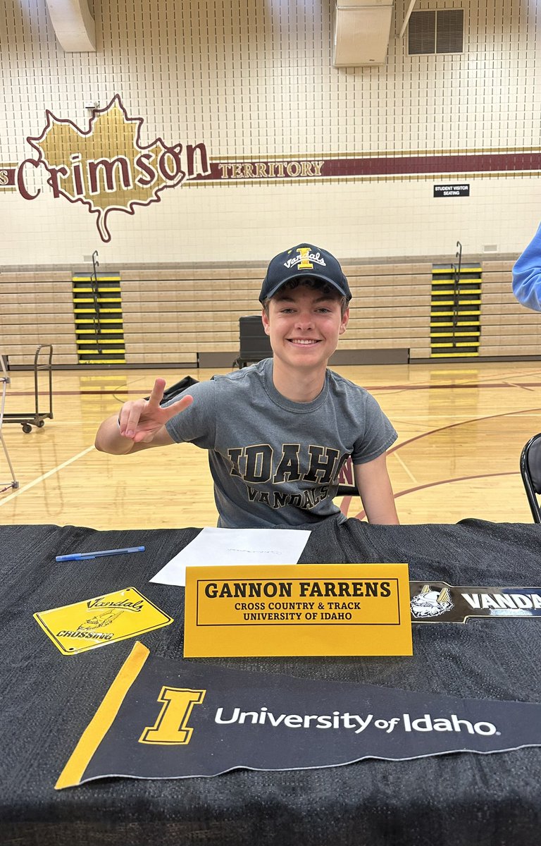 Congrats to Gannon Farrens for signing to run cross county and track and field at the University of Idaho! Go Vandals!