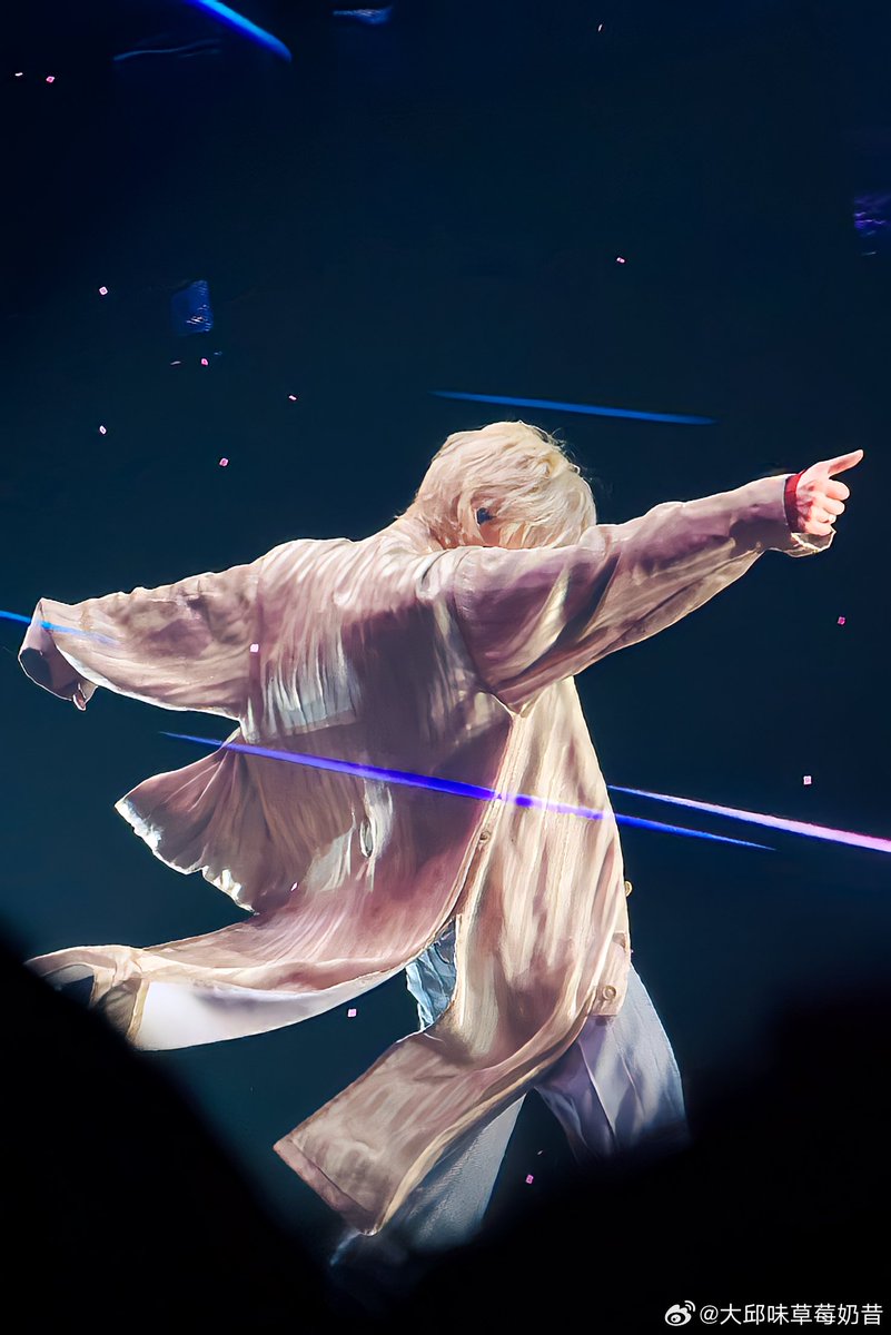 ท่าเต้น dream in a dream ดีมากก 

Cr.大邱味草莓奶昔,小红薯_9010
#TEN #TENLEE #เตนล์ #텐