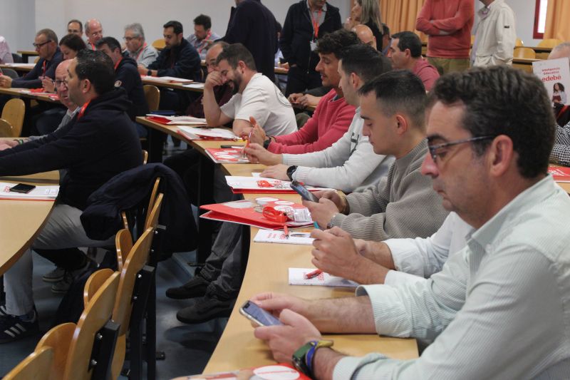 salesianosZAR's tweet photo. Salesianos Zaragoza acoge la I Jornada de Profesorado Técnico de Electricidad-Electrónica, apostando por la innovación educativa y la colaboración entre docentes de FP. @SalesianosSMX  #InnovaciónEducativa  #FormaciónDocente #fpsalesianos https://t.co/1g6ZjYj0lw