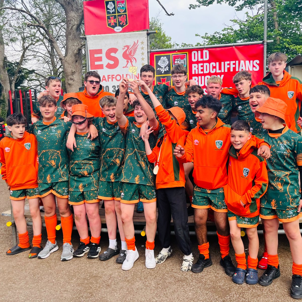 Huge shoutout to the Reading Rascals (Reading U14s) in the tour kit we supplied for the Old Reds Festival. They finished 2nd overall – a brilliant effort! 
Great to see the team representing @Readingrfc with pride.
#YouthRugby #Teamwear hawkinsport.co.uk/pages/rugby-eq…