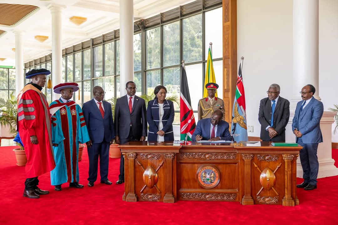 AnyangNyongo's tweet photo. Today, I joined H.E. President @WilliamsRuto at State House Nairobi for the historic awarding of a Charter to Uzima University. A proud moment for Kisumu &amp; Nyanza! Grateful to witness this milestone alongside Rt. Hon. @RailaOdinga &amp; Archbishop Emeritus Okoth. https://t.co/V5nsRv3Yc3