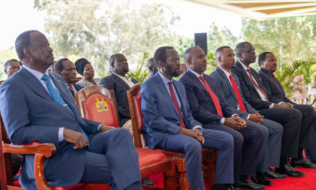 AnyangNyongo's tweet photo. Today, I joined H.E. President @WilliamsRuto at State House Nairobi for the historic awarding of a Charter to Uzima University. A proud moment for Kisumu &amp; Nyanza! Grateful to witness this milestone alongside Rt. Hon. @RailaOdinga &amp; Archbishop Emeritus Okoth. https://t.co/V5nsRv3Yc3