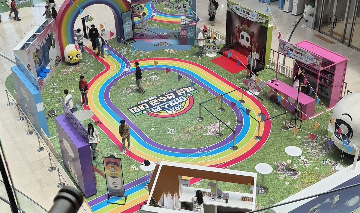 NF_spring's tweet image. 엔퍄분들 엔플라잉 팝업 보고서
타임스퀘어 1층에서 5/11일까지 진행하는
쿵야팝업 야육대 까지 즐기구가세요,,
무료입장에 게임도 즐기고 맥주시음까지 가능🍺🍺🍺