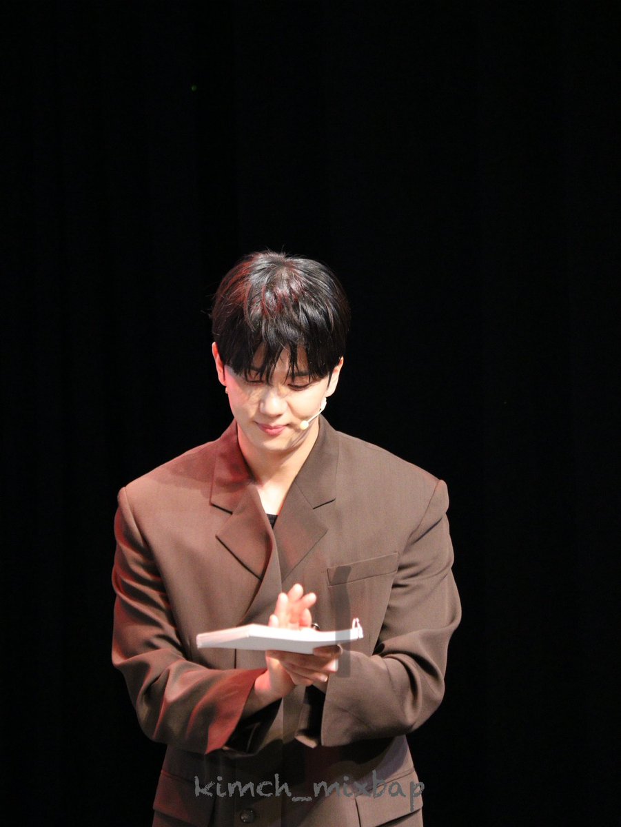 김치뽁음밥 tweet media