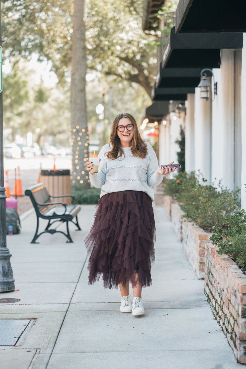 amycalandrino's tweet image. 👋 Hi, I’m Amy Calandrino — Wife | Mom | Faith-Fueled Entrepreneur | Speaker, Podcaster, Author
📈 Founder + CEO of Beyond Commercial, one of Orlando’s top women-led commercial real estate firms
🎙️ Host of the Performance Mindset Podcast
📚 Author of From Perfect to Real — now…