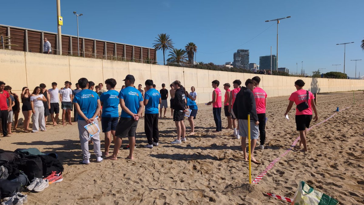 📢 Activitat de dinamització esportiva a la platja de la Mar Bella amb l'alumnat de batxillerat de l'INS Josep Pla💫🤸🏾‍♀️

✔️ Ha estat creada i conduïda per l'alumnat de CFGS d'Ensenyament i Animació Socioesportiva de l'INS Ferran Tallada🌀🔝