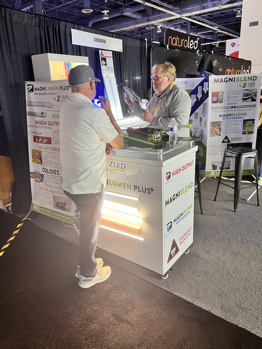 ZLedLighting tweet media