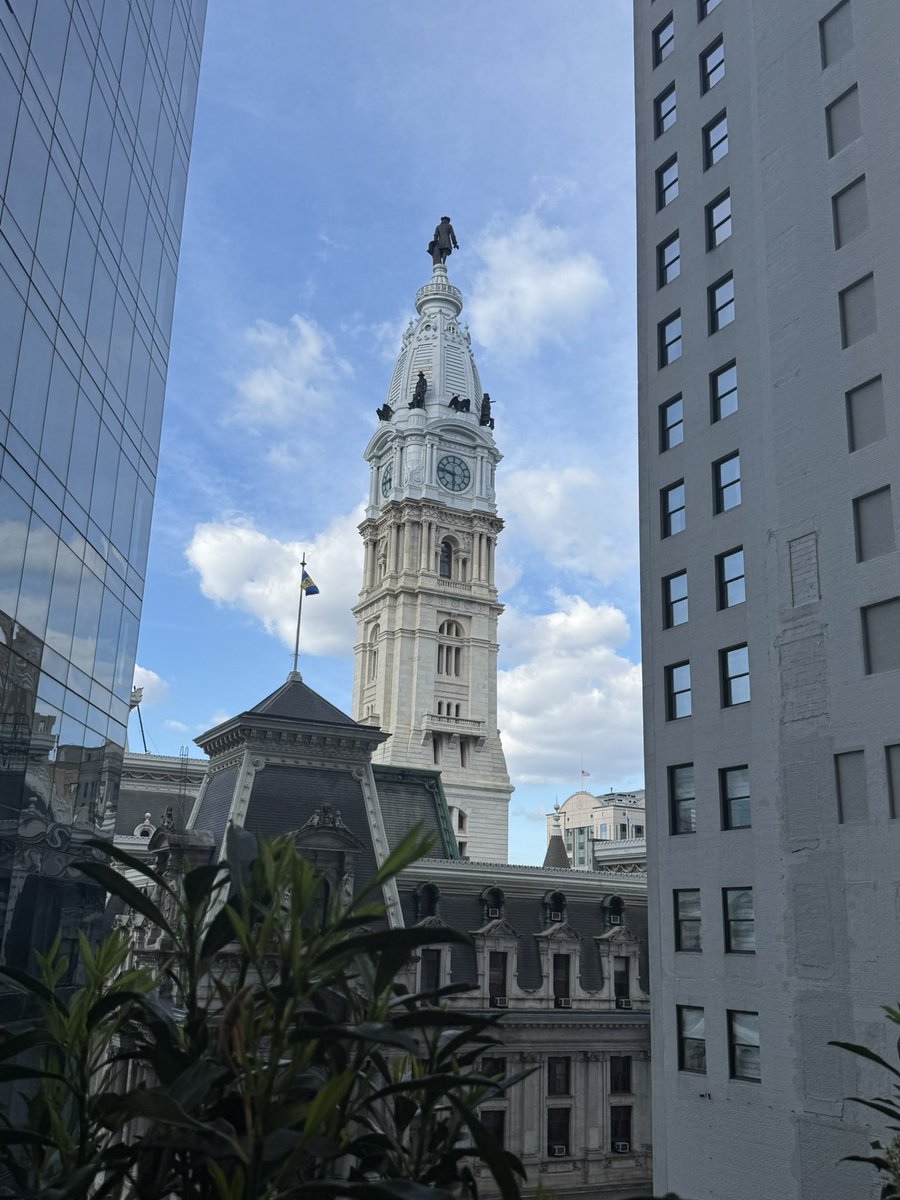 mellie_chow's tweet image. Energizing day 3 @a16z Ecosystem Leaders Networking. Connecting to build THE Tech Hub corridor 🇺🇸/🇨🇦 🌱💡🚀📈 #PTW #PhillyTechWeek @UCScienceCenter @TheUnionLeague @ArchangelFunds @Techstars @BlackOpsVC @rethink_capital #NewVoicesFund
#WomenVCPHL #WomenVCPhilly
#VentureCapital