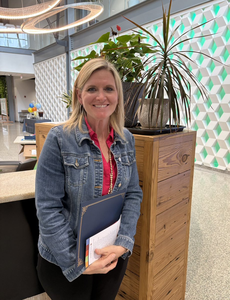 Trailwood Elementary (@trailwoodsmsd) on Twitter photo Congratulations to Mrs. Dennis on her recognition as <a href="/trailwoodsmsd/">Trailwood Elementary</a> ‘s Teacher of the Year! A VERY well deserved honor! Thank you for all you do, Emily! Congratulations to Mrs. Dennis on her recognition as <a href="/trailwoodsmsd/">Trailwood Elementary</a> ‘s Teacher of the Year! A VERY well deserved honor! Thank you for all you do, Emily!