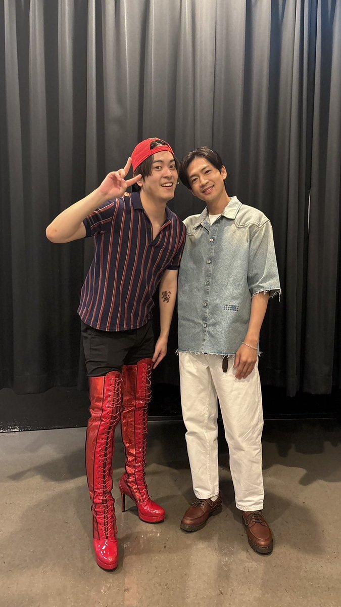 #キンキーブーツ
#kinkyboots
#kinkybootsjp
本日もマチソワありがとうございました！

そしてそして、洸平さんが見に来てくださいました。
僕の初舞台の時からお世話になってる偉大な先輩です。