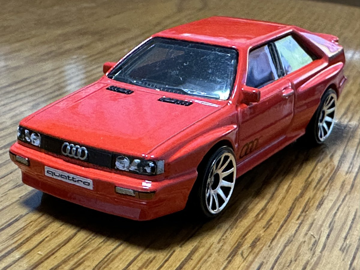 #見た人も無言でなにかドイツあげる