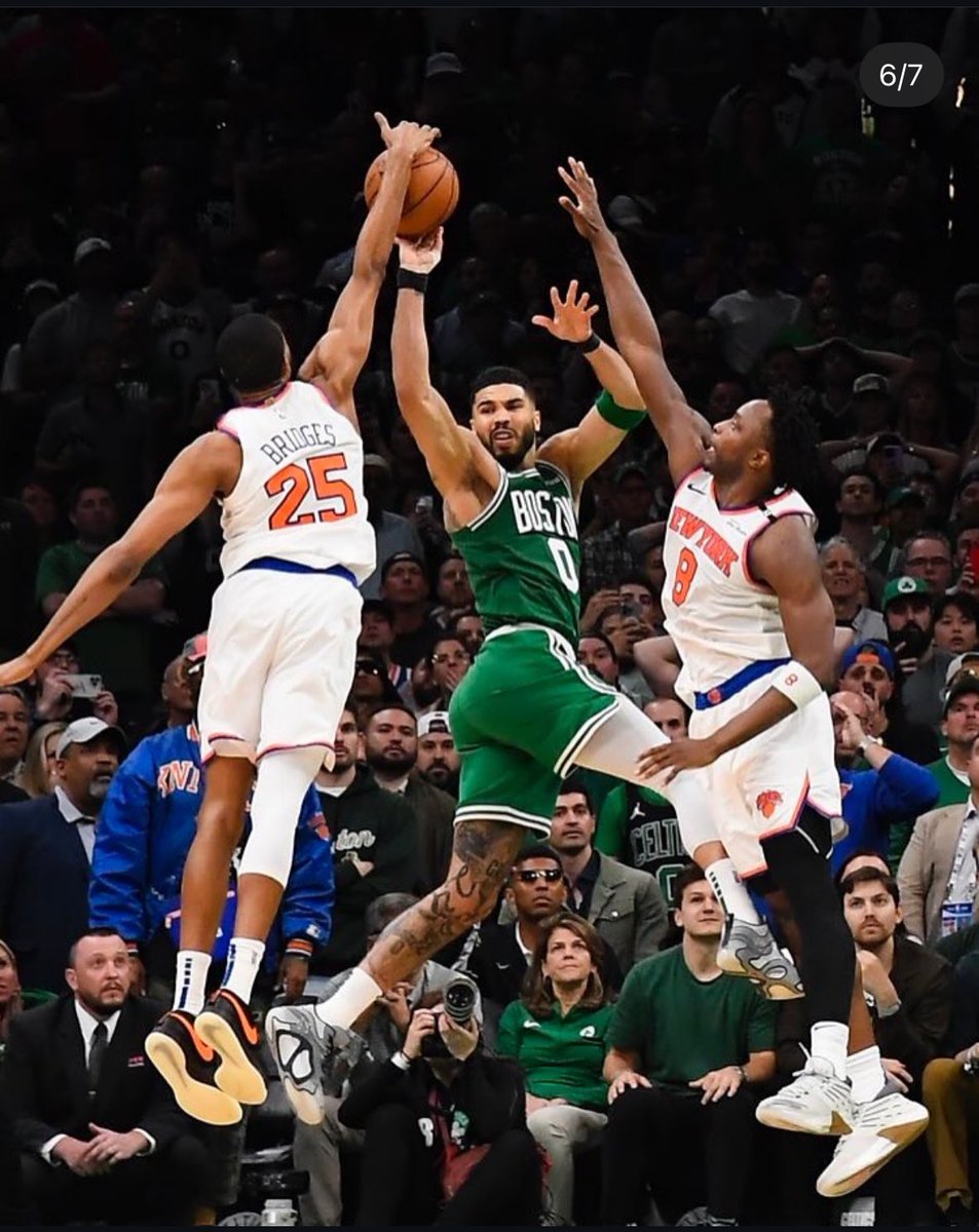 Sumeezy_'s tweet photo. Hang this in the Knicks Museum https://t.co/AWqOJ4ADbv