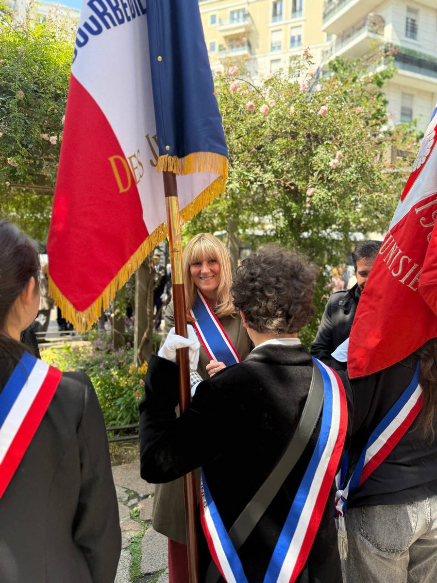 Aujourd'hui, la France rend hommage à celles et ceux qui ont combattu pour notre liberté.

À #Courbevoie, comme partout en France, nous honorons leur mémoire et rappelons notre attachement aux valeurs de paix, de démocratie et de fraternité.