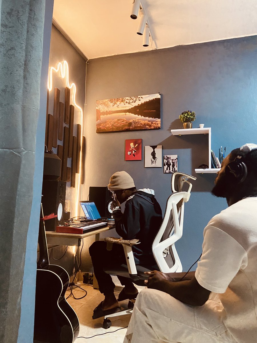 RasBex's tweet photo. Love Each Moment Of Your Life.The Messy Ones,The Funny Ones,The Happy,Sad,Frustrating,And Magical Ones
Embrace Them All; Embrace Your Life.
Sh!d Is Coming Soon๐ฅ๐ต
#Bexta https://t.co/zfiOw15HGe