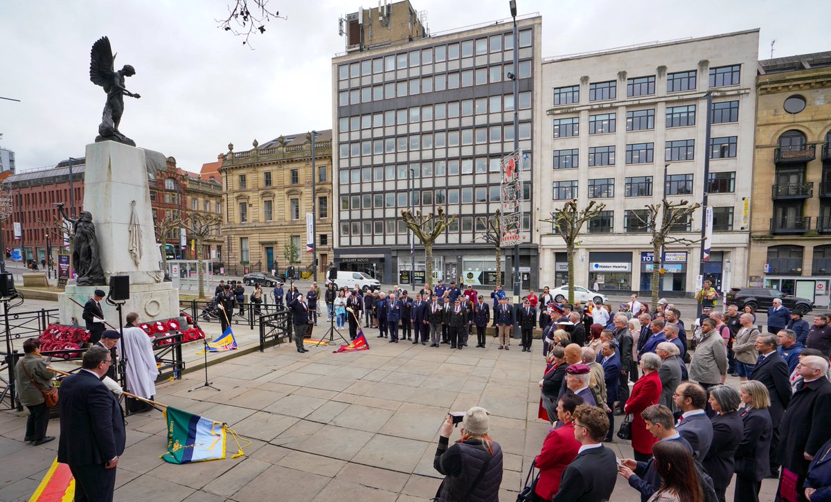 This morning, the Lord Mayor of Leeds marked the 80th anniversary of #VEDay by laying a wreath at the city’s war memorial.

The Lord Mayor was joined at the war memorial in Victoria Gardens by council and civic representatives, along with veterans and guests.