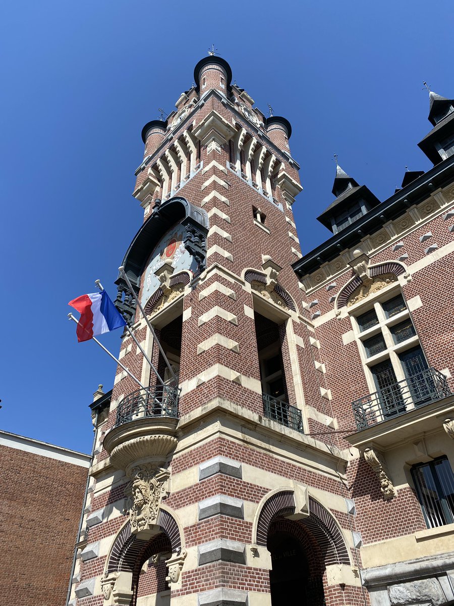 🇫🇷 8 mai 1945 – 8 mai 2025
Il y a 80 ans, l’Europe retrouvait la paix.
Hommage à celles et ceux qui ont combattu la barbarie.
Souvenons-nous et transmettons : le devoir de mémoire est un engagement pour la paix, la liberté et la démocratie. #8mai #DevoirDeMémoire