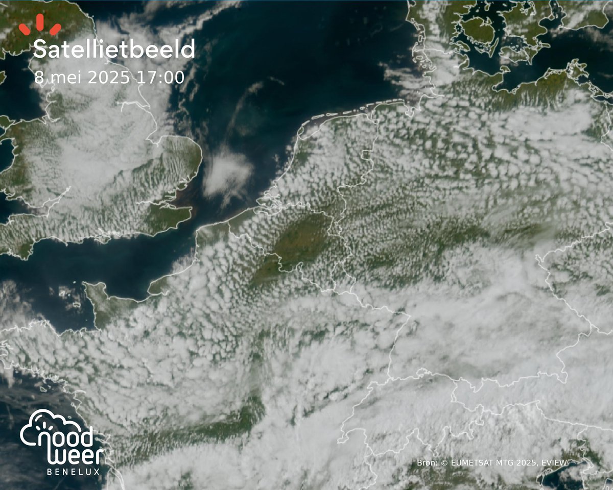 Goedemiddag! We zien op dit moment een mix van #zon en wolkenvelden op veel plekken in de #Benelux. De komende uren zullen de stapelwolken geleidelijk inzakken en vannacht wordt het overal #helder. Morgen kunnen we dan genieten van #zonnig weer. De temperaturen zitten komende